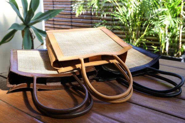 Leather and rattan square bag - Image 2