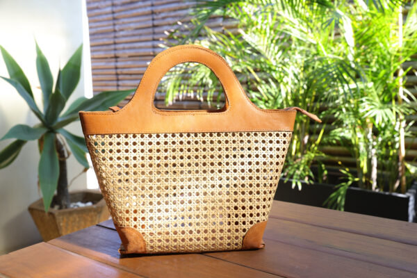 Woven rattan bag with leather detail - Image 5