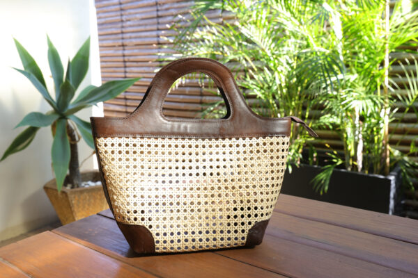 Woven rattan bag with leather detail - Image 4
