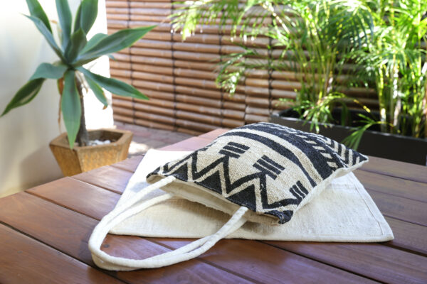 Cotton & hessian aztec screen printed bag with zip - Image 2